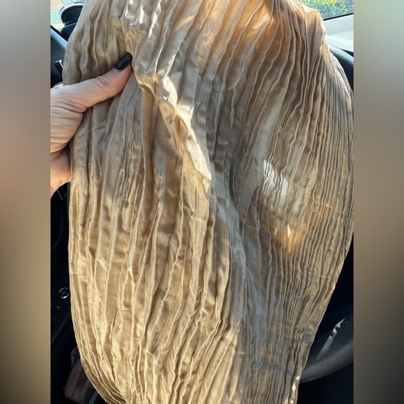 NWT Eileen Fisher Whisper Pleated 100% Organic Silk Scarf Beige One Size - Picture 9 of 9